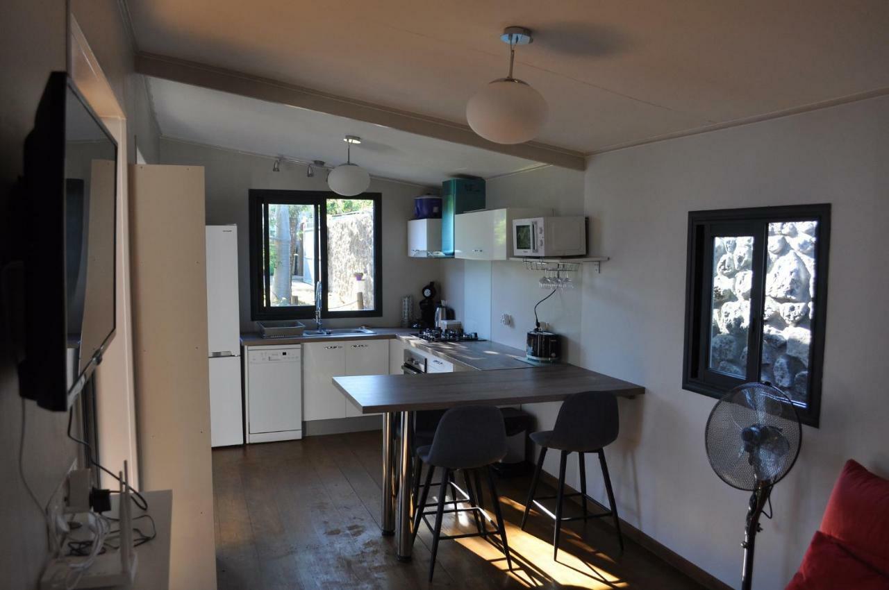 Ti Joli Caz En Bois Apartment Saint-Gilles-les Hauts Exterior foto